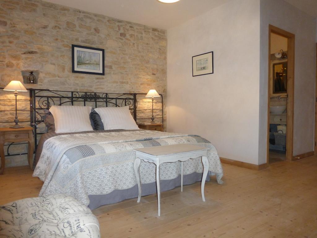 Chambres d'hôtes Béred Vuillemin Baume-les-Dames Chambre photo